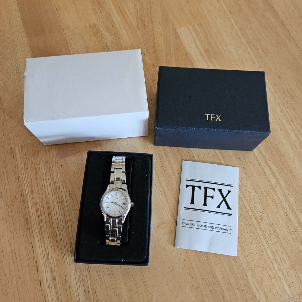 Women’s Silver Stainless Steel Bracelet Watch - Silver Dial